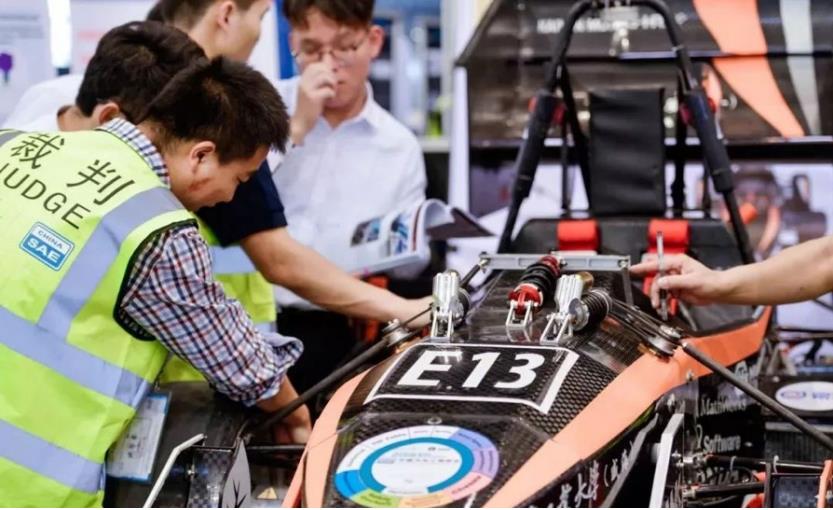 3D Printed Metal Racecar Condenser Opens Future Possibilities in Racing 3D Printed Metal Racecar Condenser Opens Future Possibilities in Racing