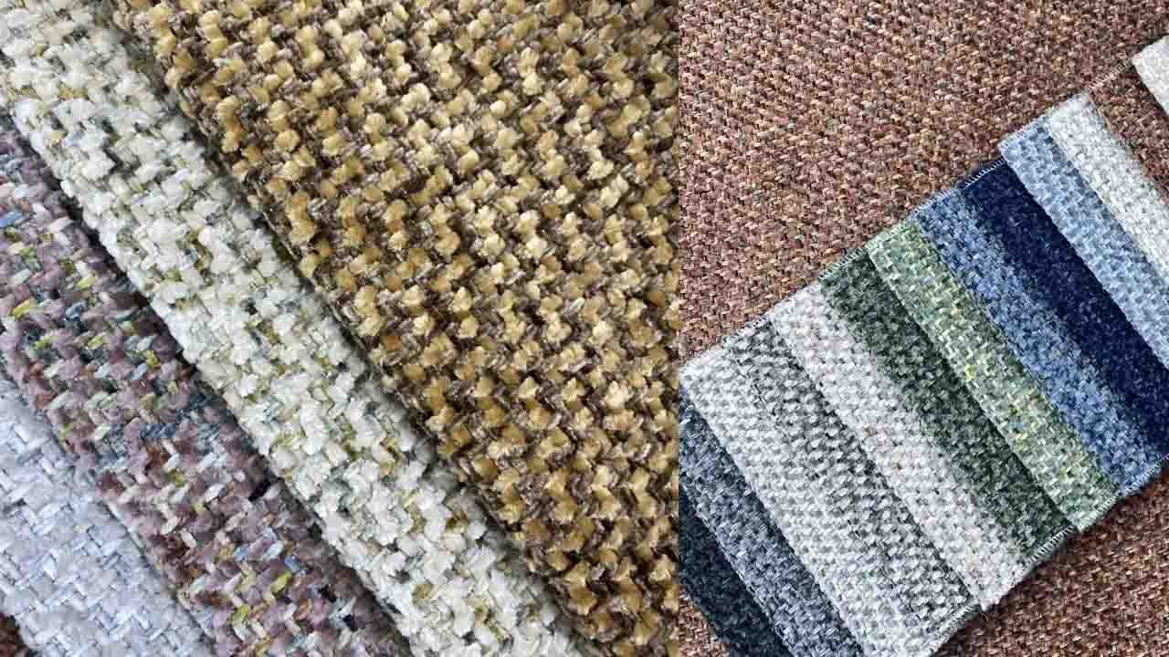 Spray dyeing chenille yarn