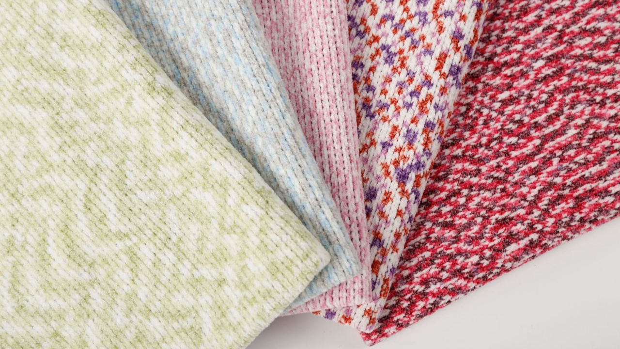 Multi color chenille yarn